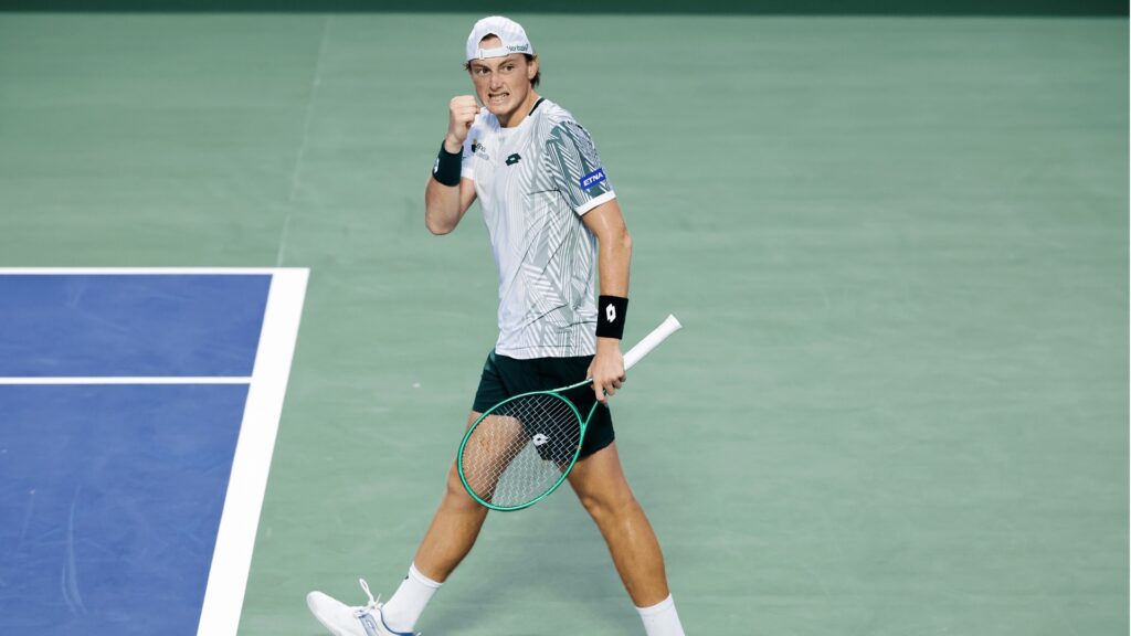 Ignacio Buse comemora vitória no ATP 250 de Winston-Salem
