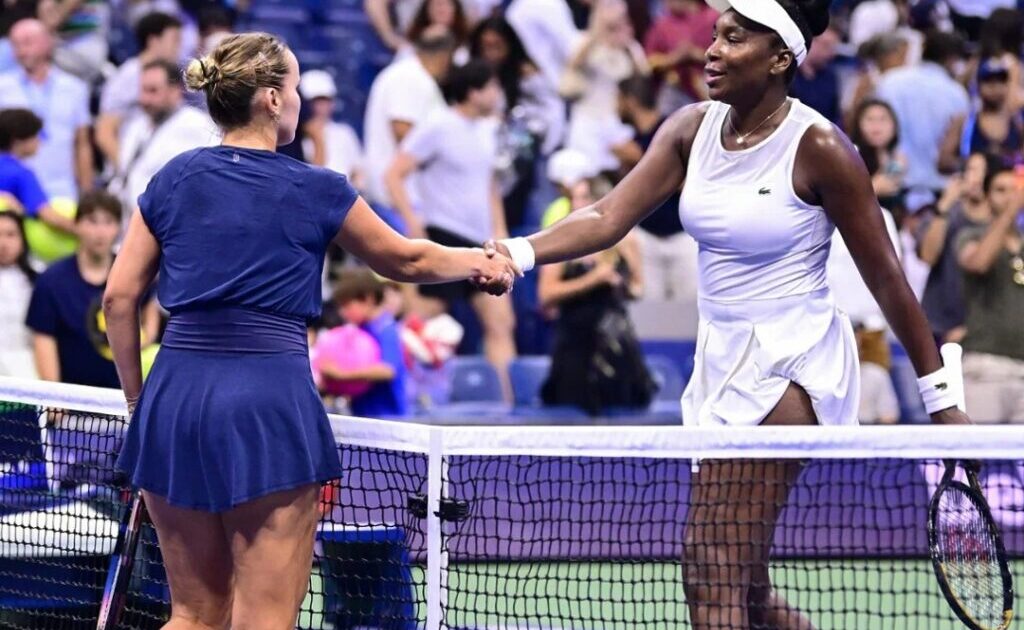 Sofia Kenin e Venus Williams após a partida de primeira rodada do US Open 2026