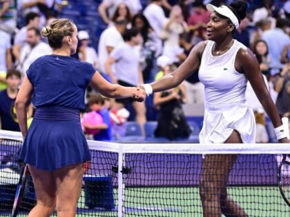 Sofia Kenin e Venus Williams após a partida de primeira rodada do US Open 2026