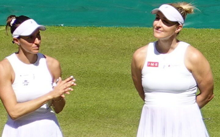 Luísa Stefani e Gabriela Dabrowski lado a lado em Wimbledon, em julho de 2026