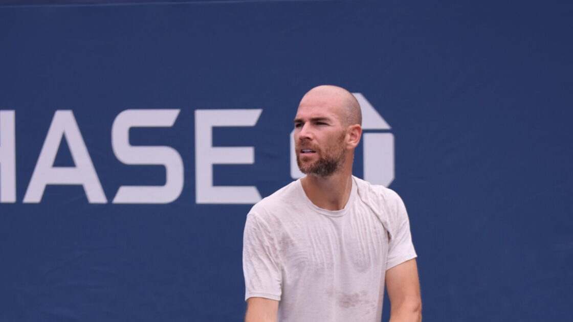 Adrian Mannarino durante a primeira rodada do US Open de 2023.