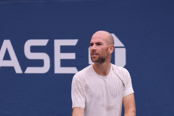 Adrian Mannarino durante a primeira rodada do US Open de 2023.